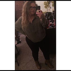 Meet your Posher, Kayla danielle